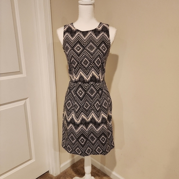 J. Crew Tribal Print Gray and Cream Colored Patterned Dress, size 0 - Picture 4 of 16